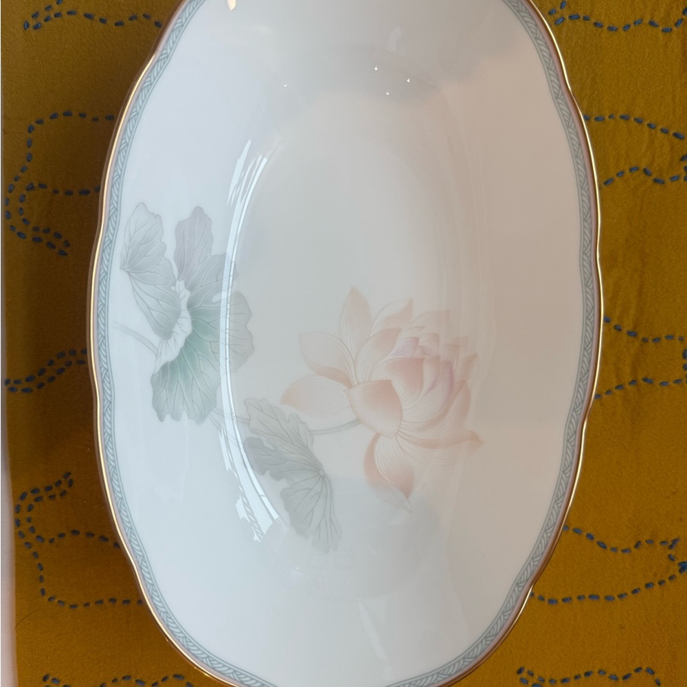 Noritake Empress Garden Oval Vegetable Serving Bowl Bone China